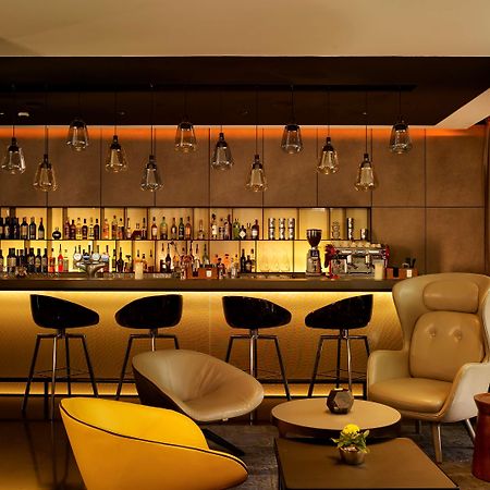 Отель Park Plaza London, Park Royal Экстерьер фото