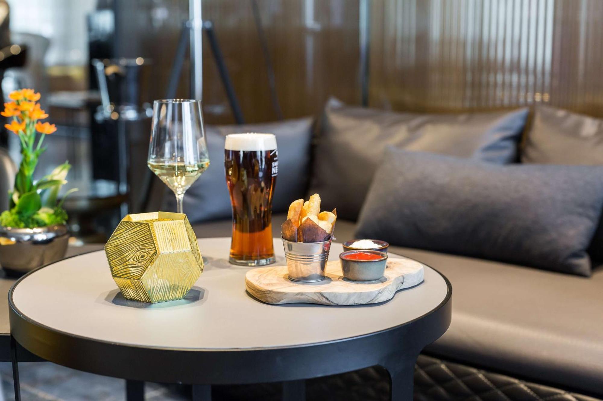 Отель Park Plaza London, Park Royal Экстерьер фото