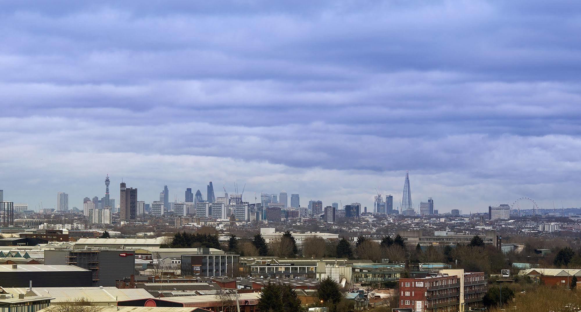 Отель Park Plaza London, Park Royal Экстерьер фото